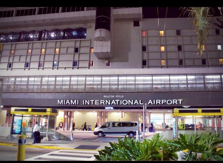 Private Room Near Miami Airport - Free Parking - 01 外观 照片