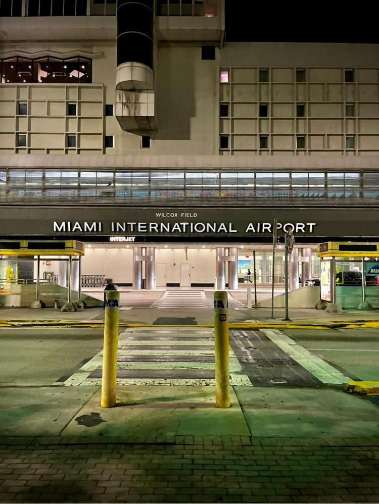 Private Room Near Miami Airport - Free Parking - 01 外观 照片
